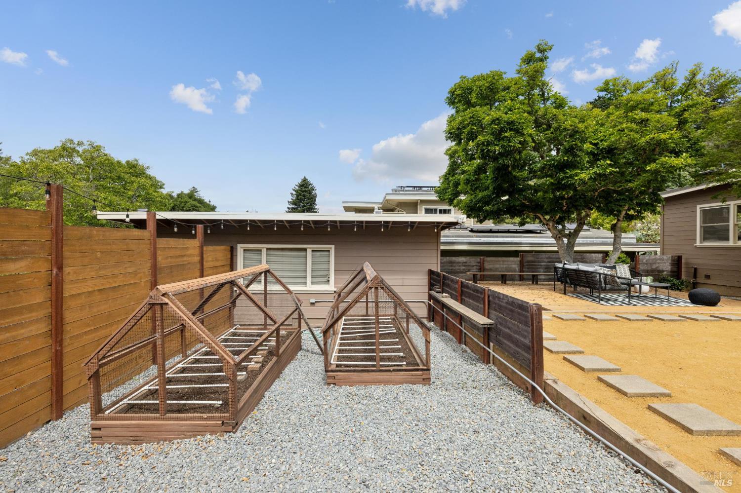 Detail Gallery Image 38 of 47 For 3 Stetson Ave, Corte Madera,  CA 94925 - 3 Beds | 2 Baths