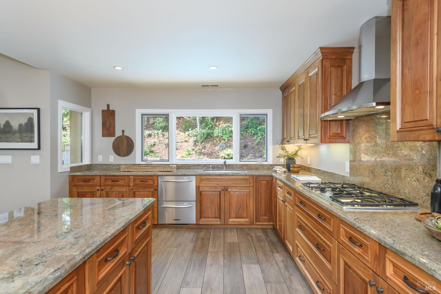 Detail Gallery Image 14 of 24 For 1783 Las Gallinas Ave, San Rafael,  CA 94903 - 3 Beds | 2 Baths