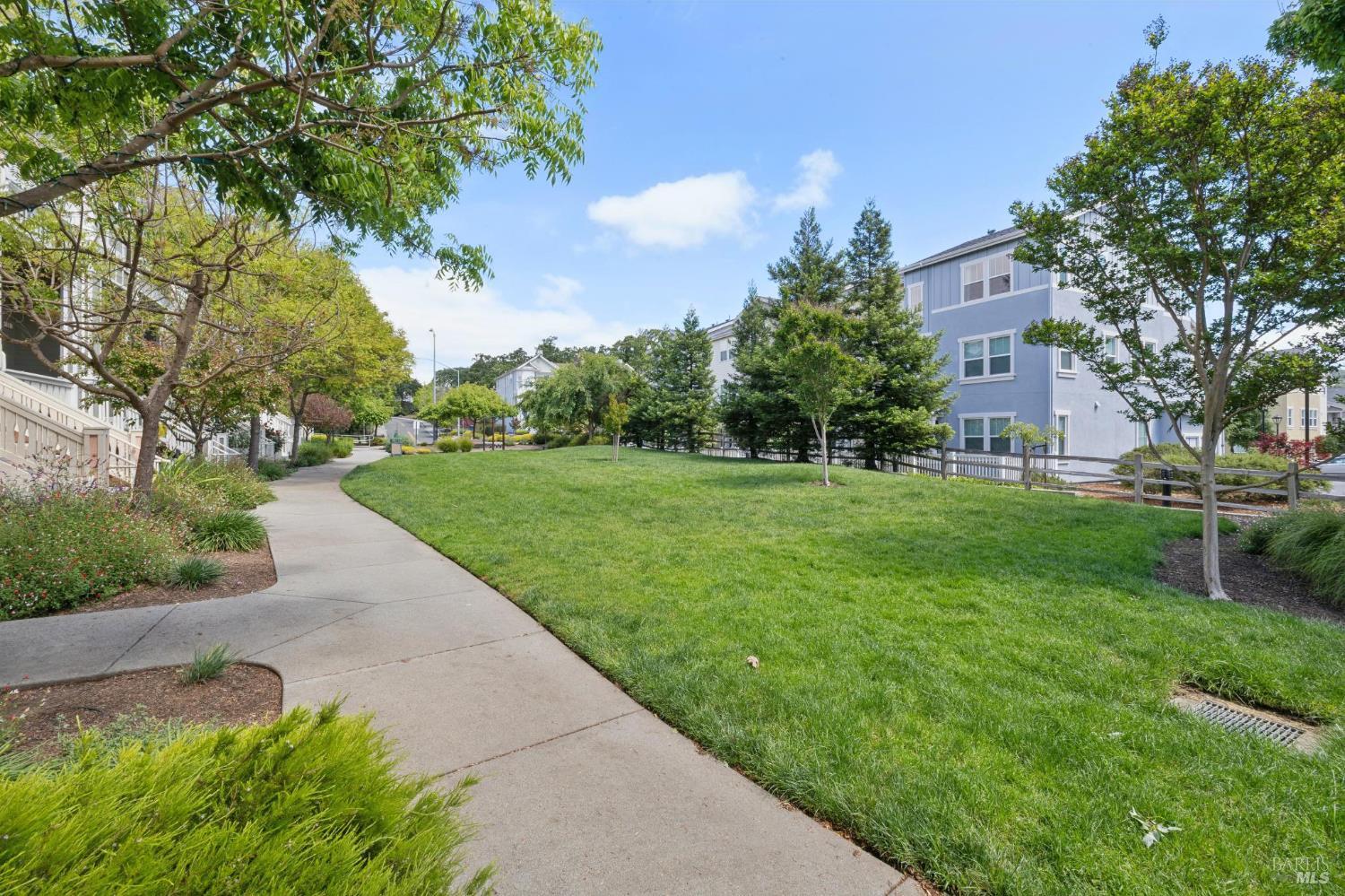 Detail Gallery Image 34 of 34 For 5 Orta Way, Novato,  CA 94945 - 4 Beds | 3/1 Baths