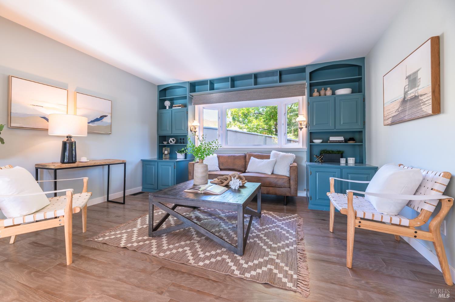 Detail Gallery Image 6 of 44 For 4 Galway Ln, San Rafael,  CA 94903 - 4 Beds | 3/1 Baths