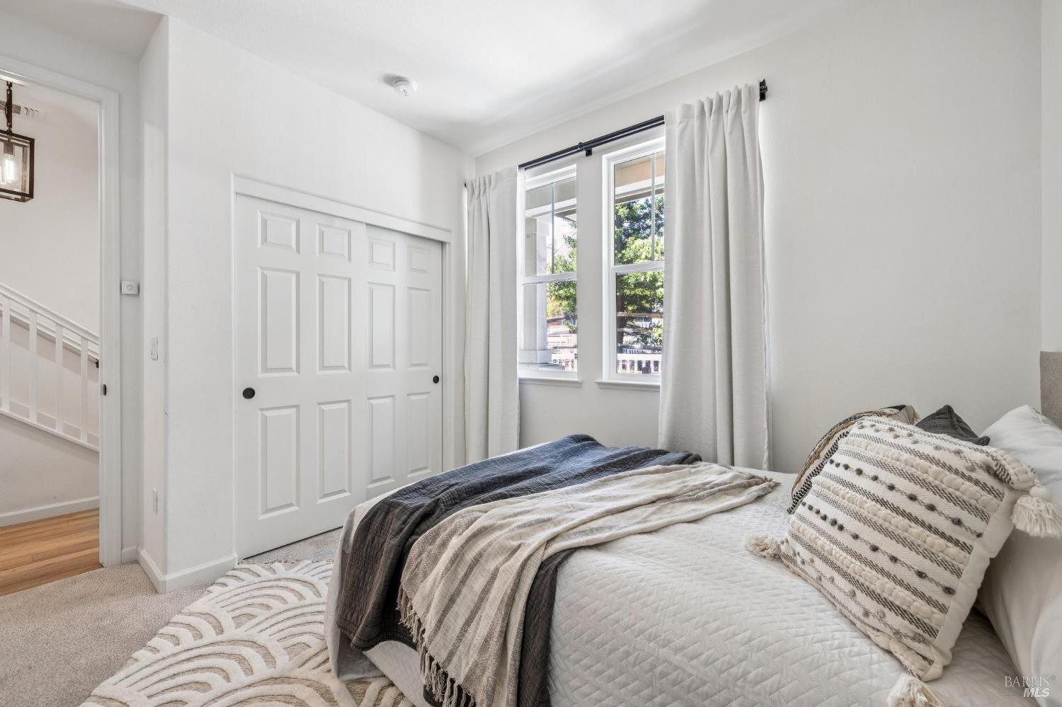 Detail Gallery Image 15 of 34 For 5 Orta Way, Novato,  CA 94945 - 4 Beds | 3/1 Baths