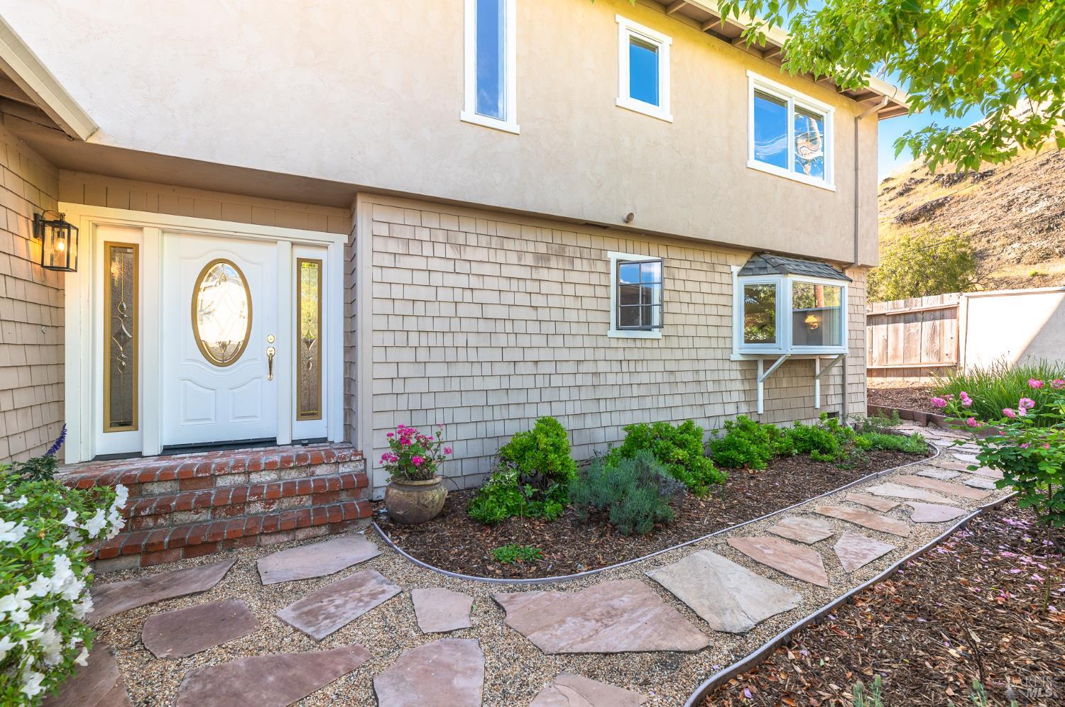 Detail Gallery Image 37 of 44 For 4 Galway Ln, San Rafael,  CA 94903 - 4 Beds | 3/1 Baths