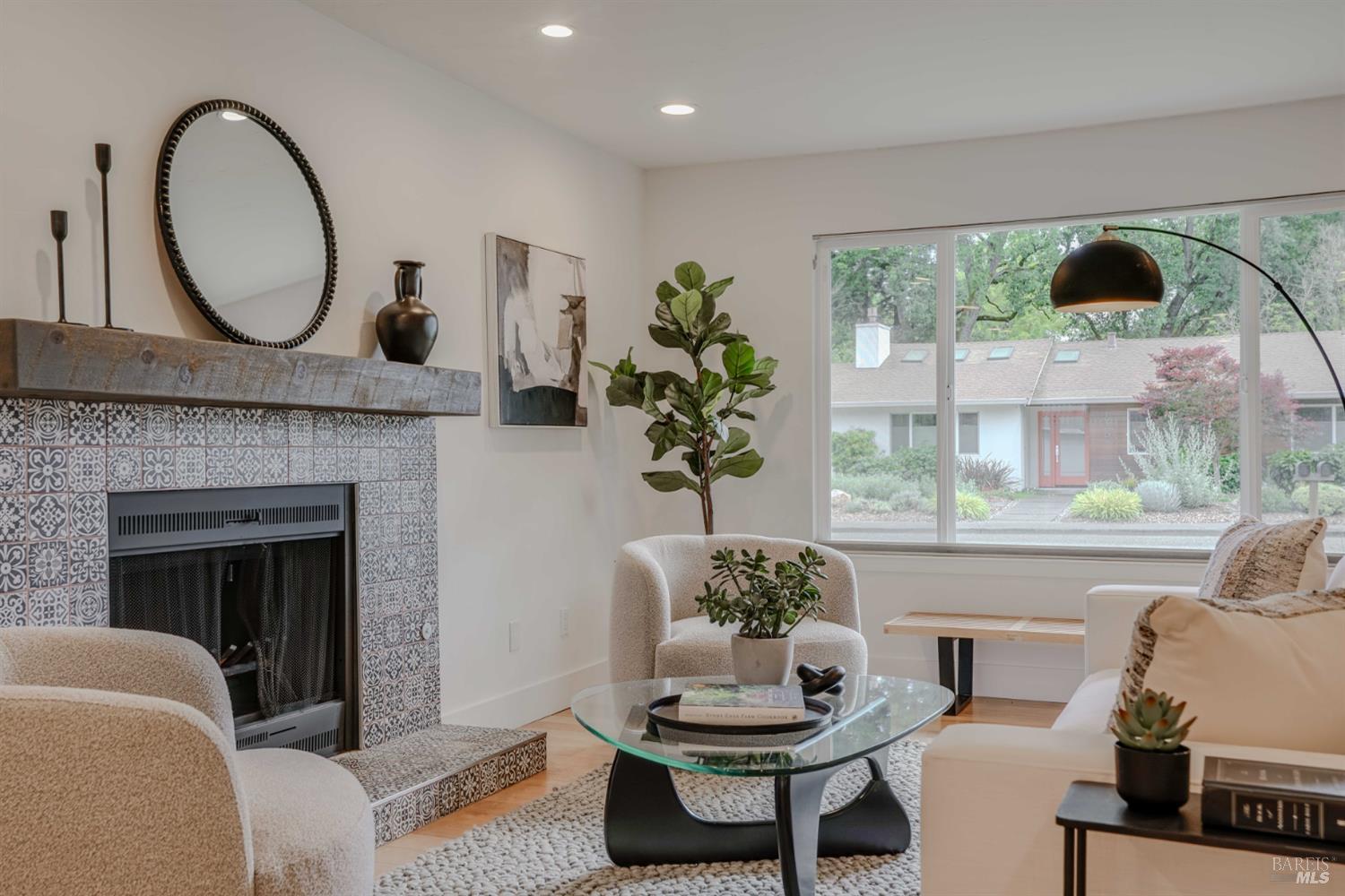 19331 Solano Court photo 3