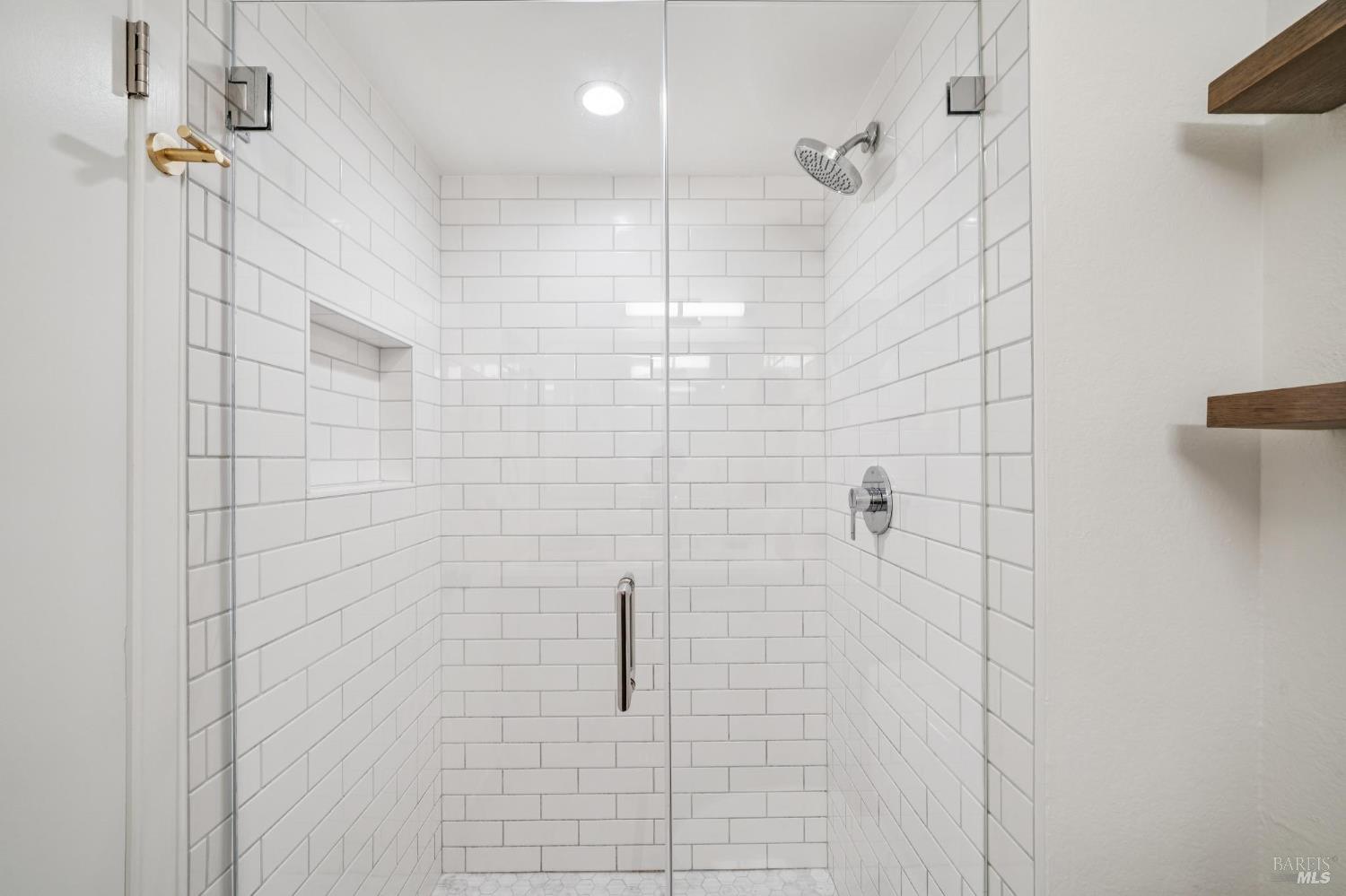 Detail Gallery Image 15 of 18 For 31 W Harbor Dr, Sausalito,  CA 94965 - 2 Beds | 2 Baths