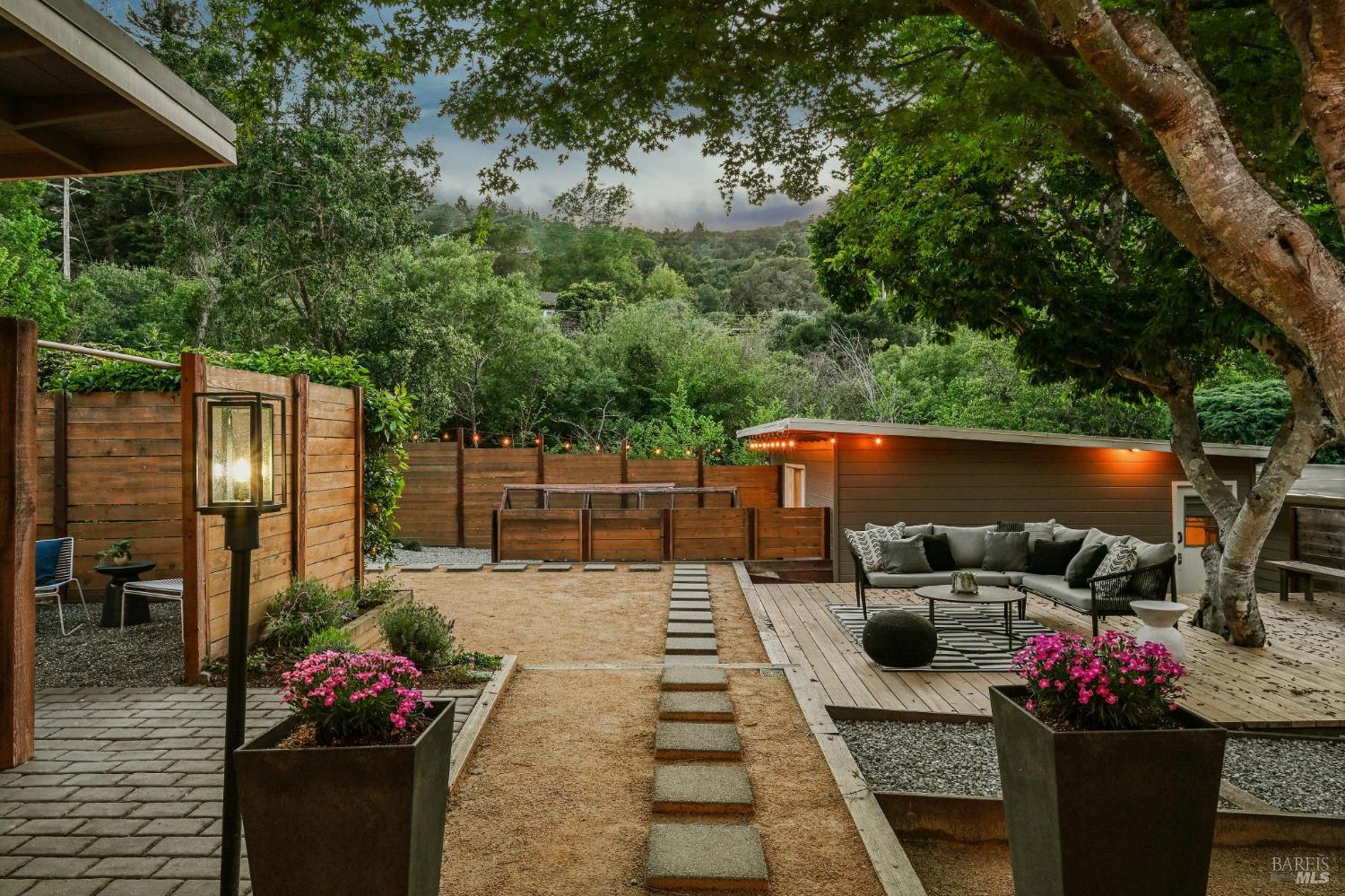 Detail Gallery Image 40 of 47 For 3 Stetson Ave, Corte Madera,  CA 94925 - 3 Beds | 2 Baths