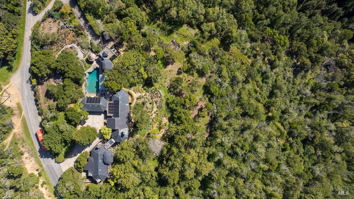 Detail Gallery Image 70 of 84 For 1100 Bayhills Dr, San Rafael,  CA 94903 - 5 Beds | 5/1 Baths