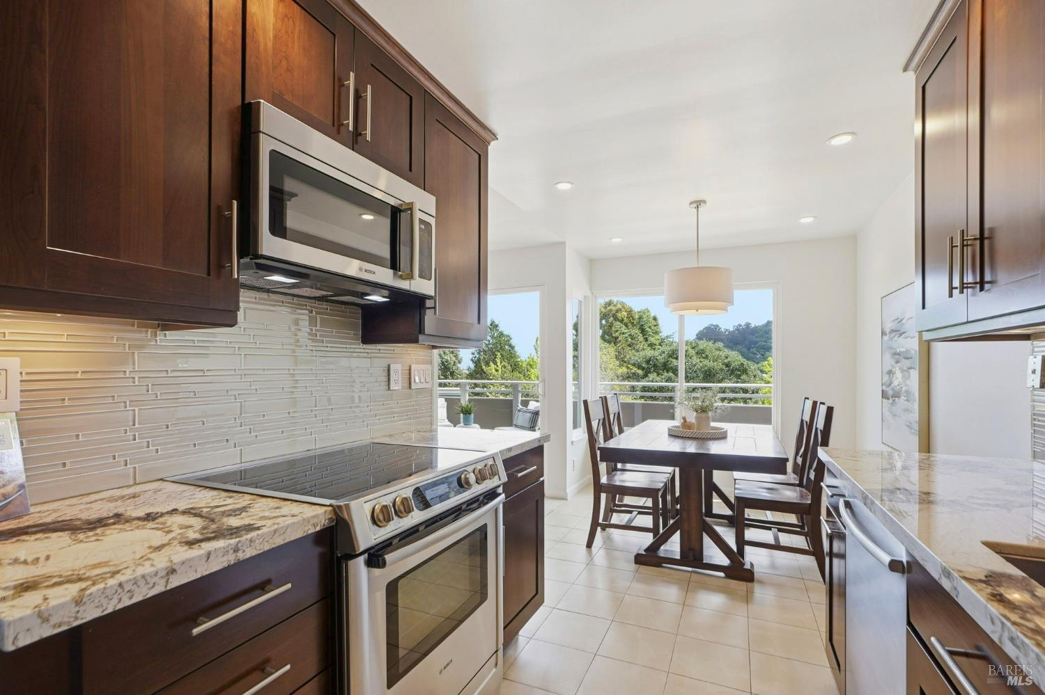 Detail Gallery Image 17 of 38 For 103 Pixley Ave, Corte Madera,  CA 94925 - 2 Beds | 2 Baths