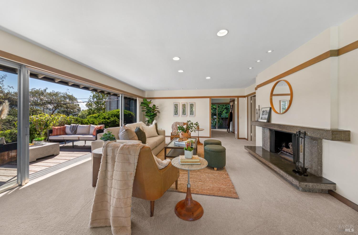 Detail Gallery Image 13 of 39 For 2 Tamalpais Ave, Belvedere,  CA 94920 - 2 Beds | 2 Baths