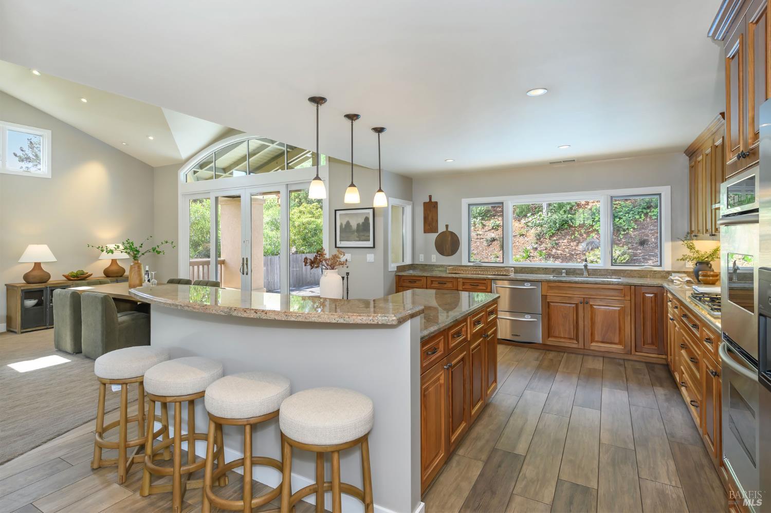 Detail Gallery Image 10 of 24 For 1783 Las Gallinas Ave, San Rafael,  CA 94903 - 3 Beds | 2 Baths