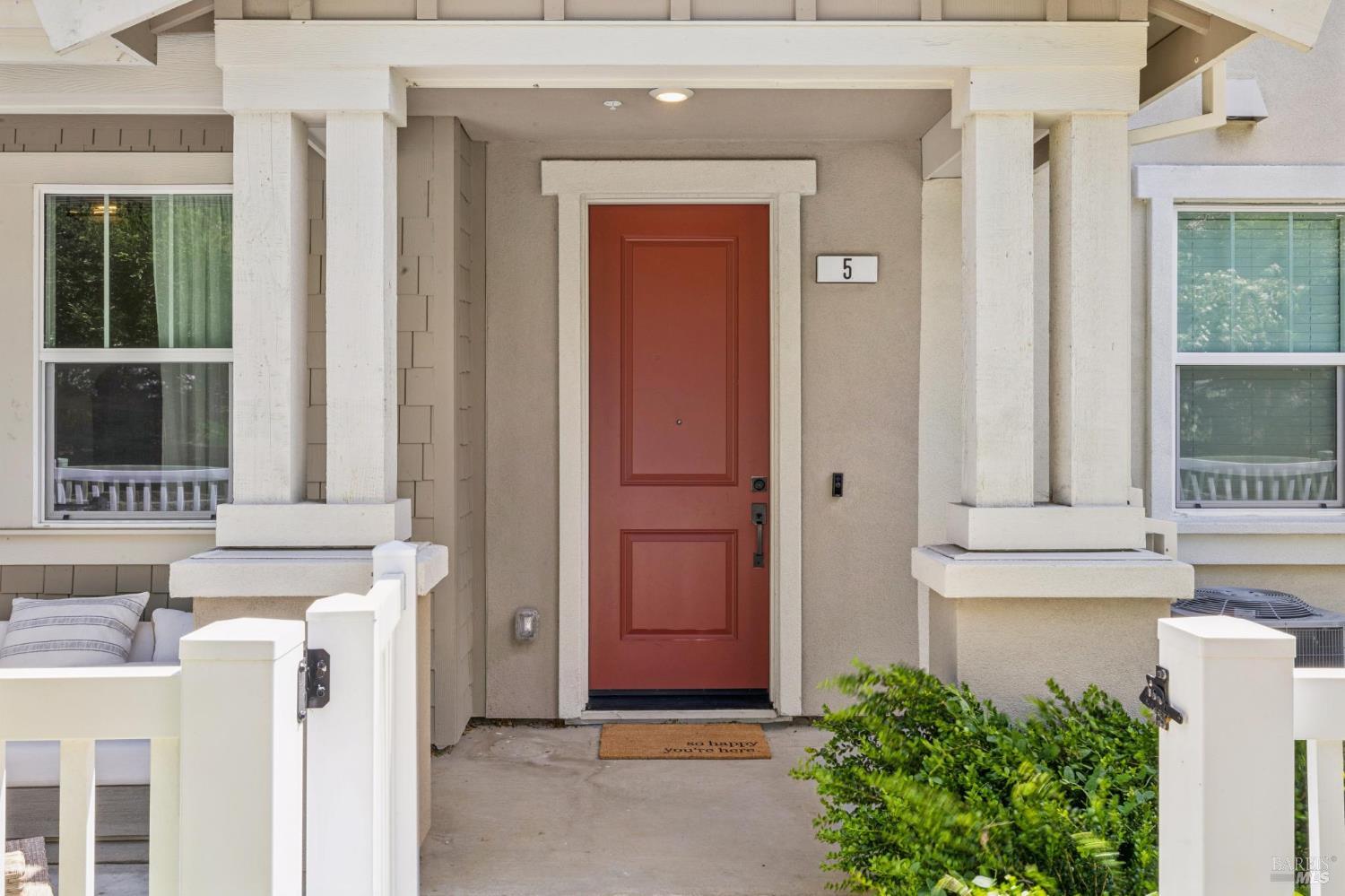 Detail Gallery Image 5 of 34 For 5 Orta Way, Novato,  CA 94945 - 4 Beds | 3/1 Baths