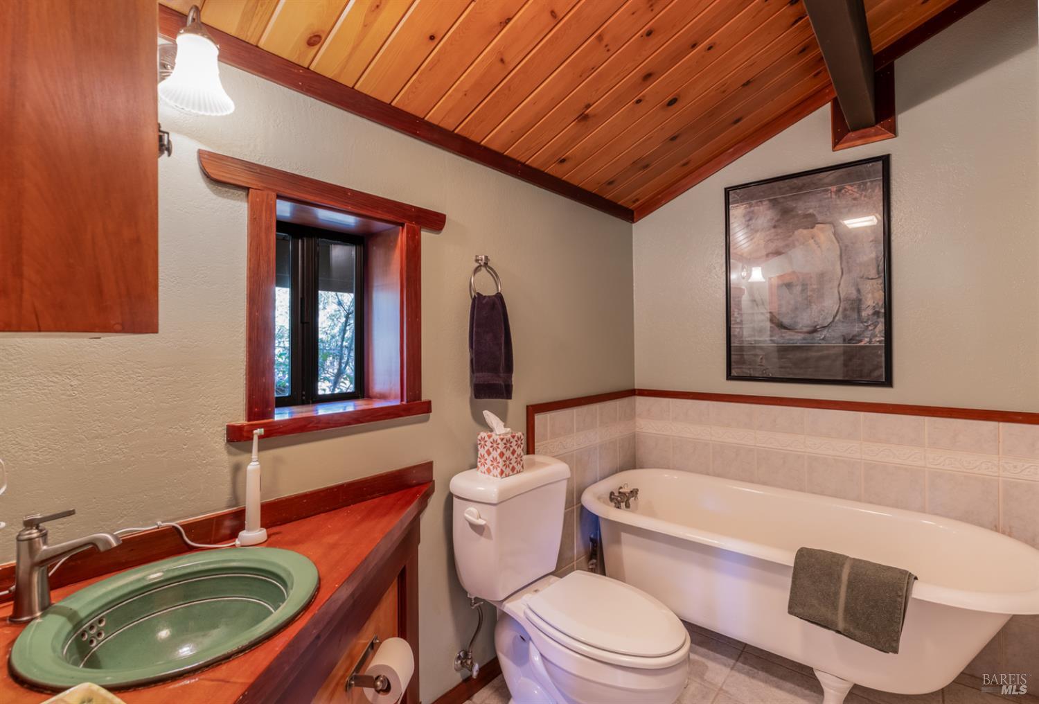 Detail Gallery Image 14 of 35 For 1701 Road B Unkn, Redwood Valley,  CA 95470 - 2 Beds | 2 Baths