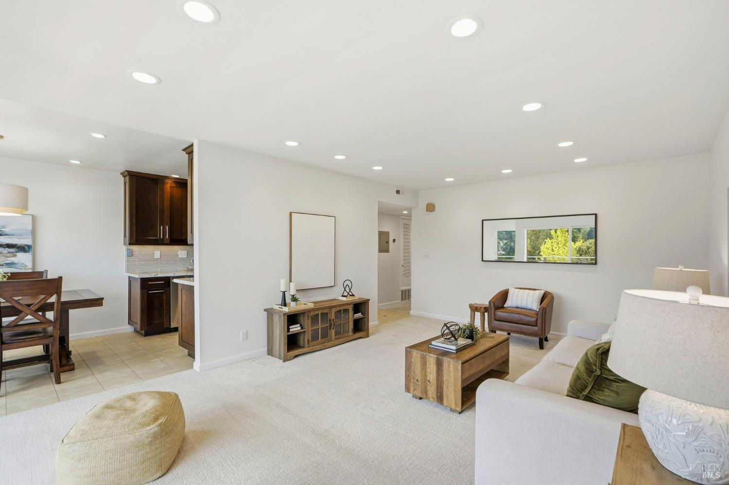 Detail Gallery Image 12 of 38 For 103 Pixley Ave, Corte Madera,  CA 94925 - 2 Beds | 2 Baths