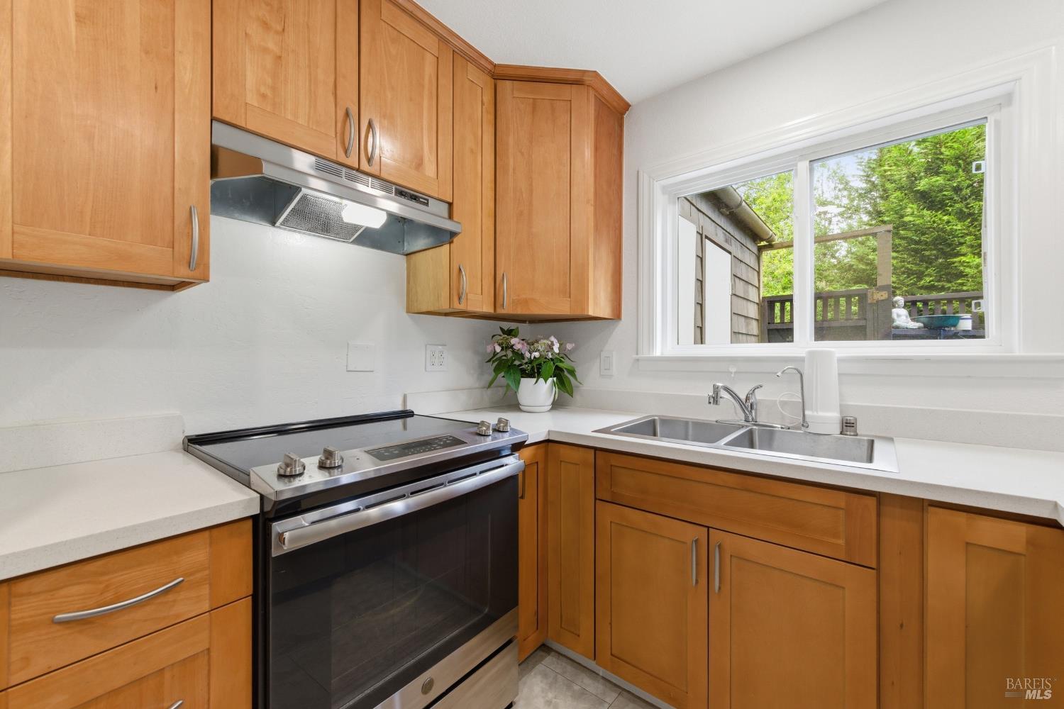 Detail Gallery Image 13 of 34 For 1411 Casa Buena Dr #46,  Corte Madera,  CA 94925 - 2 Beds | 1 Baths