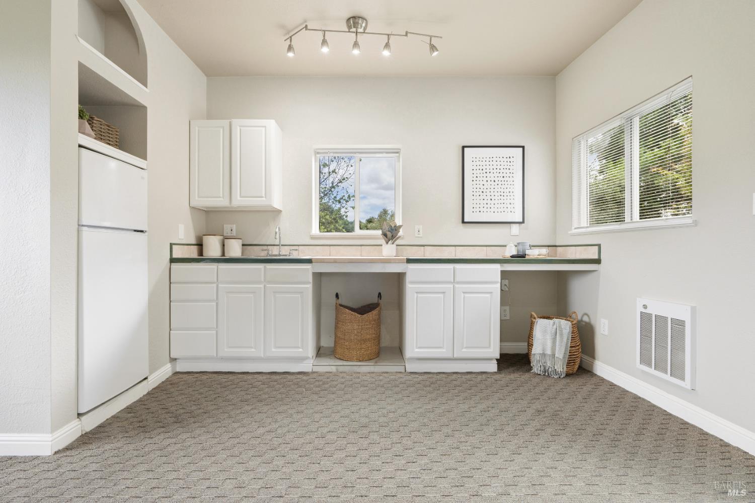 Detail Gallery Image 53 of 62 For 183 Reservoir Rd, San Rafael,  CA 94901 - 6 Beds | 6 Baths