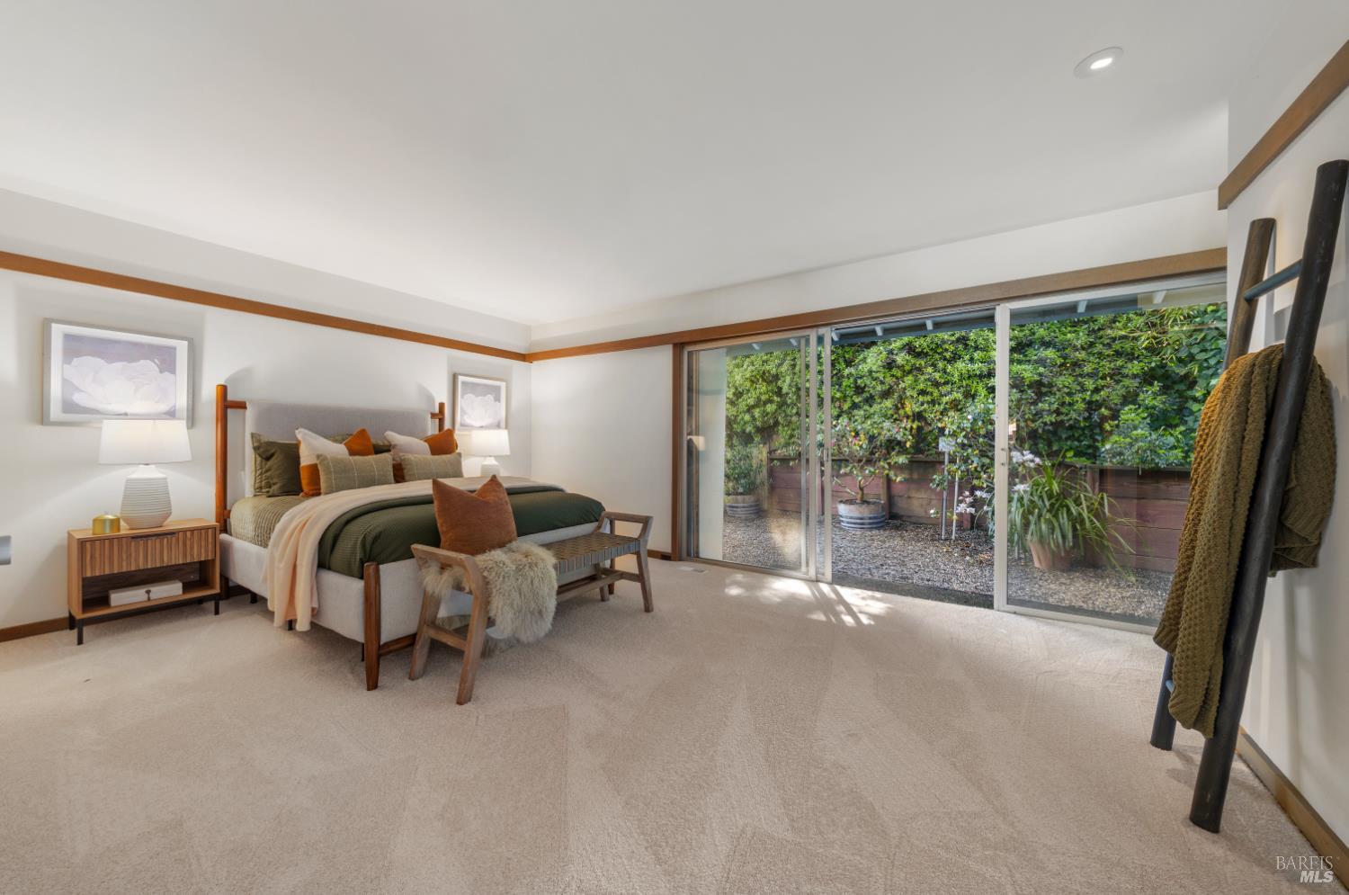 Detail Gallery Image 23 of 39 For 2 Tamalpais Ave, Belvedere,  CA 94920 - 2 Beds | 2 Baths