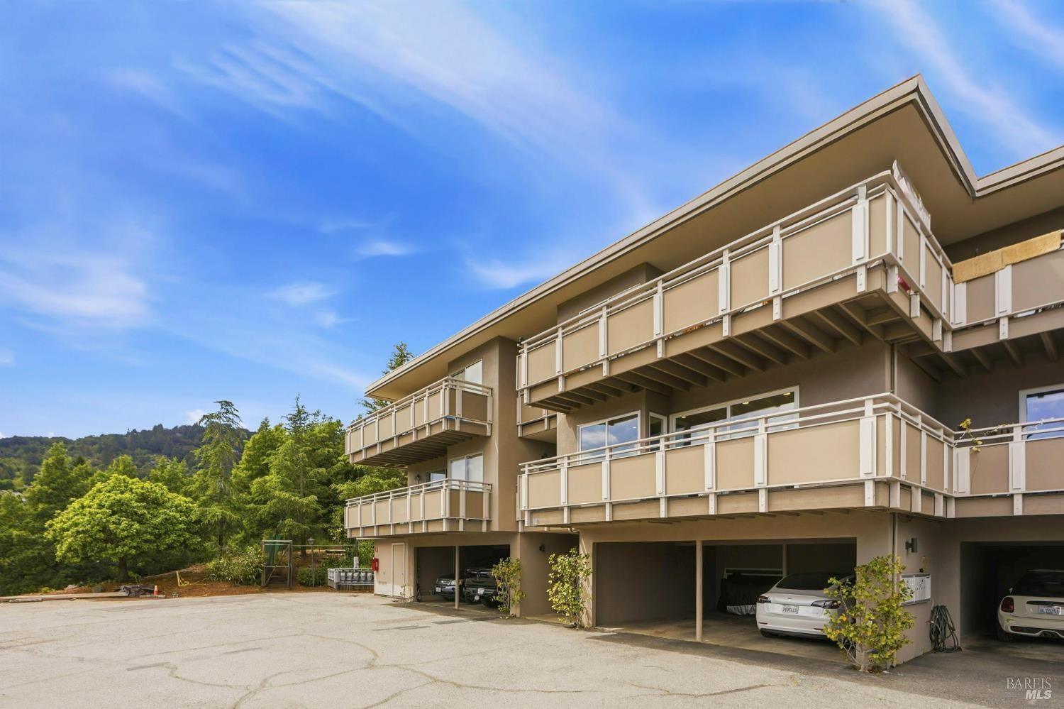 Detail Gallery Image 33 of 38 For 103 Pixley Ave, Corte Madera,  CA 94925 - 2 Beds | 2 Baths