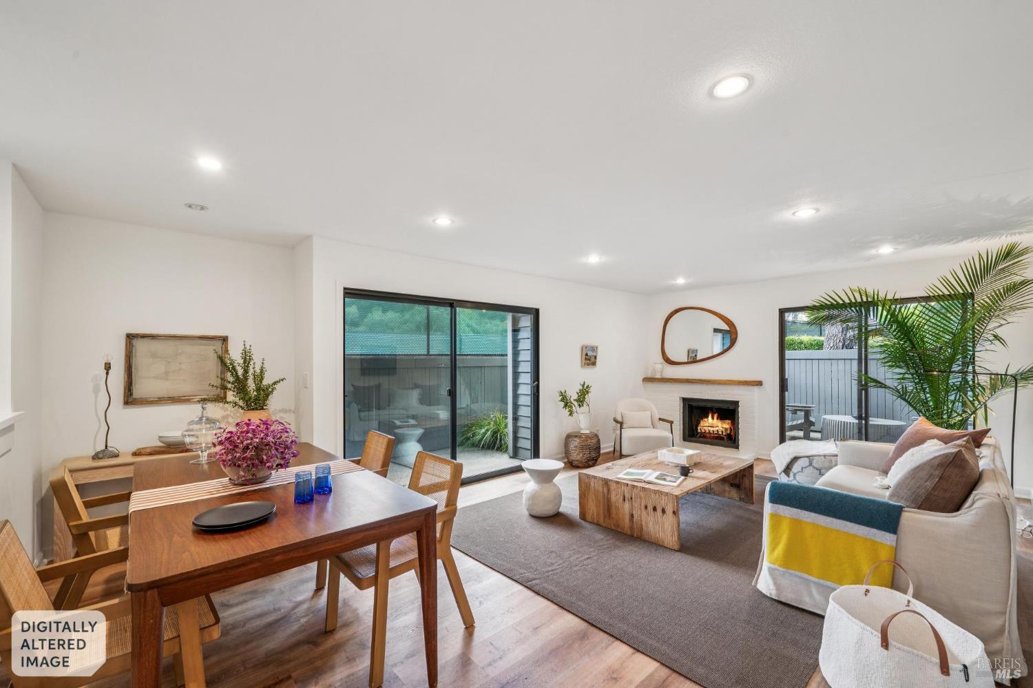 Detail Gallery Image 4 of 18 For 31 W Harbor Dr, Sausalito,  CA 94965 - 2 Beds | 2 Baths