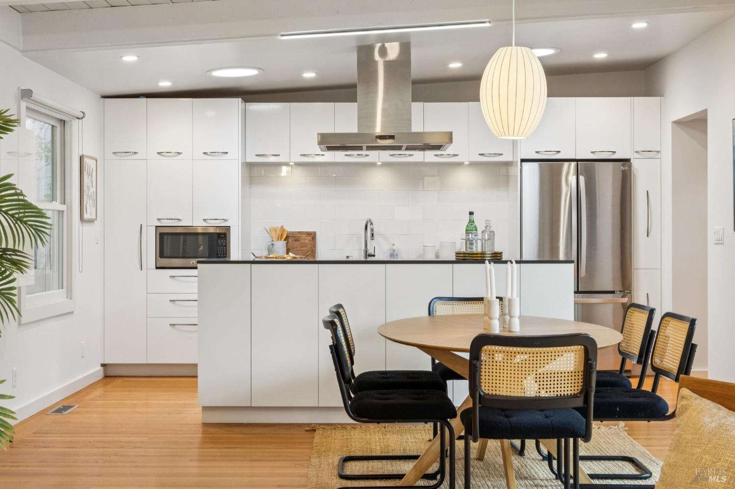 Detail Gallery Image 14 of 47 For 3 Stetson Ave, Corte Madera,  CA 94925 - 3 Beds | 2 Baths