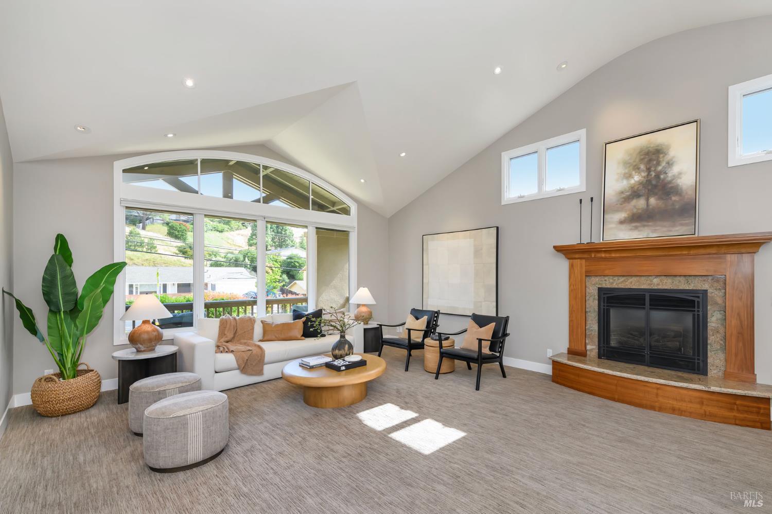 Detail Gallery Image 6 of 24 For 1783 Las Gallinas Ave, San Rafael,  CA 94903 - 3 Beds | 2 Baths