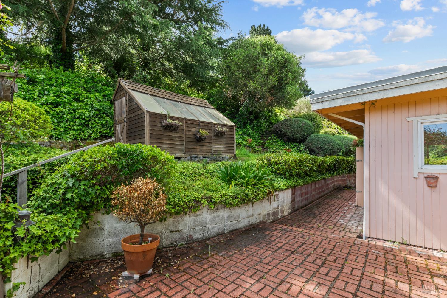 Detail Gallery Image 26 of 35 For 321 Laurel Way, Mill Valley,  CA 94941 - 3 Beds | 2 Baths