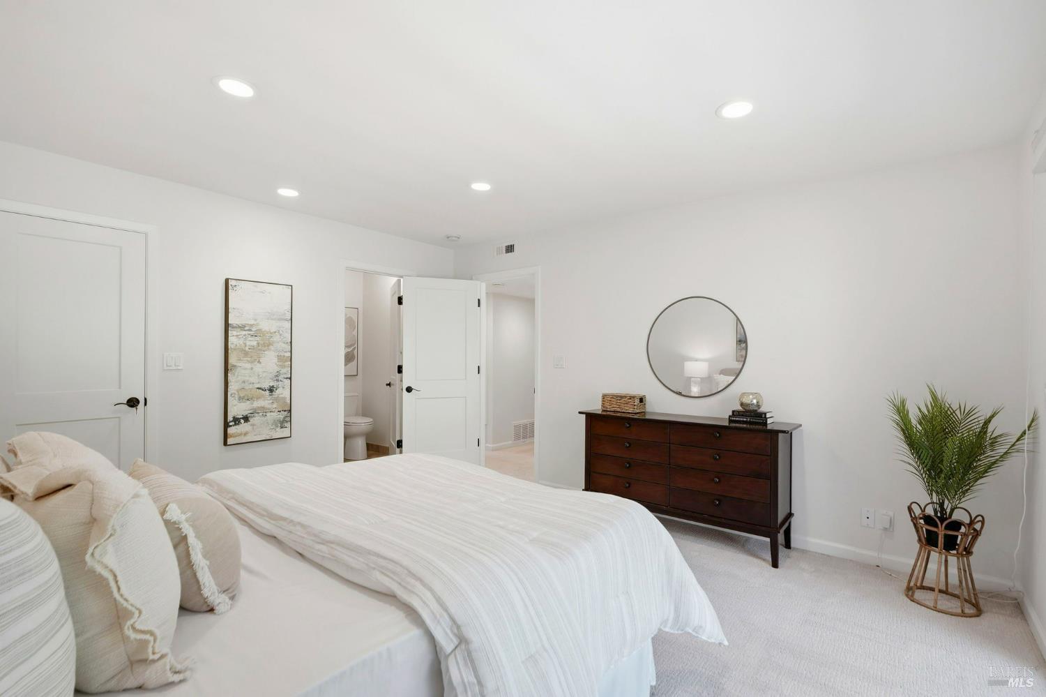 Detail Gallery Image 24 of 38 For 103 Pixley Ave, Corte Madera,  CA 94925 - 2 Beds | 2 Baths