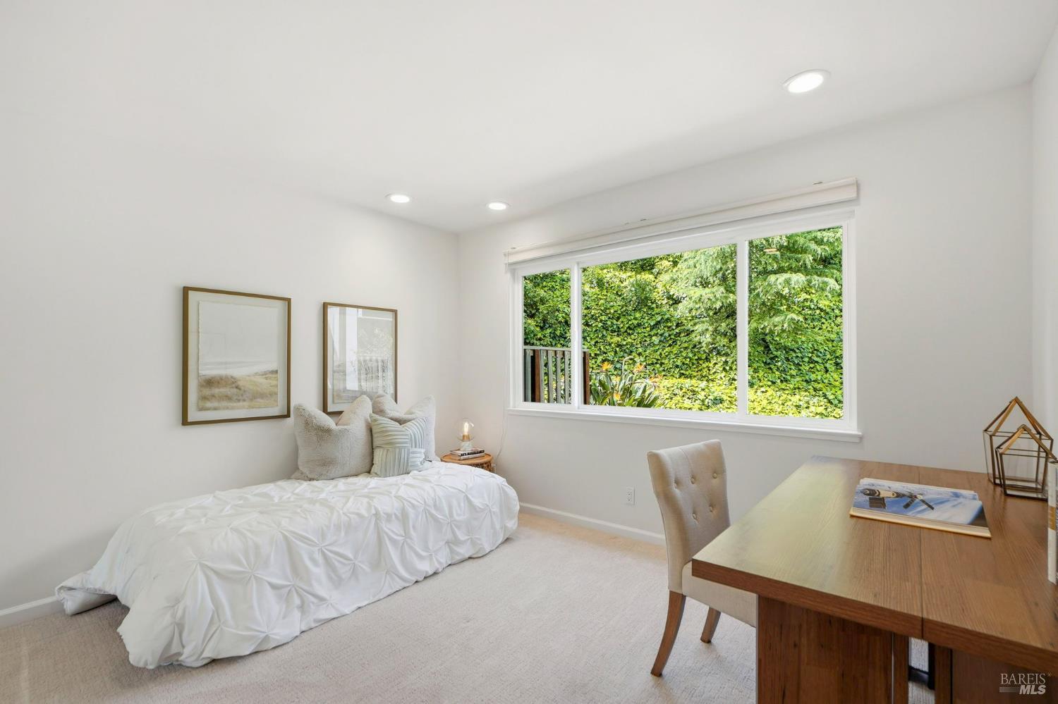 Detail Gallery Image 7 of 38 For 103 Pixley Ave, Corte Madera,  CA 94925 - 2 Beds | 2 Baths