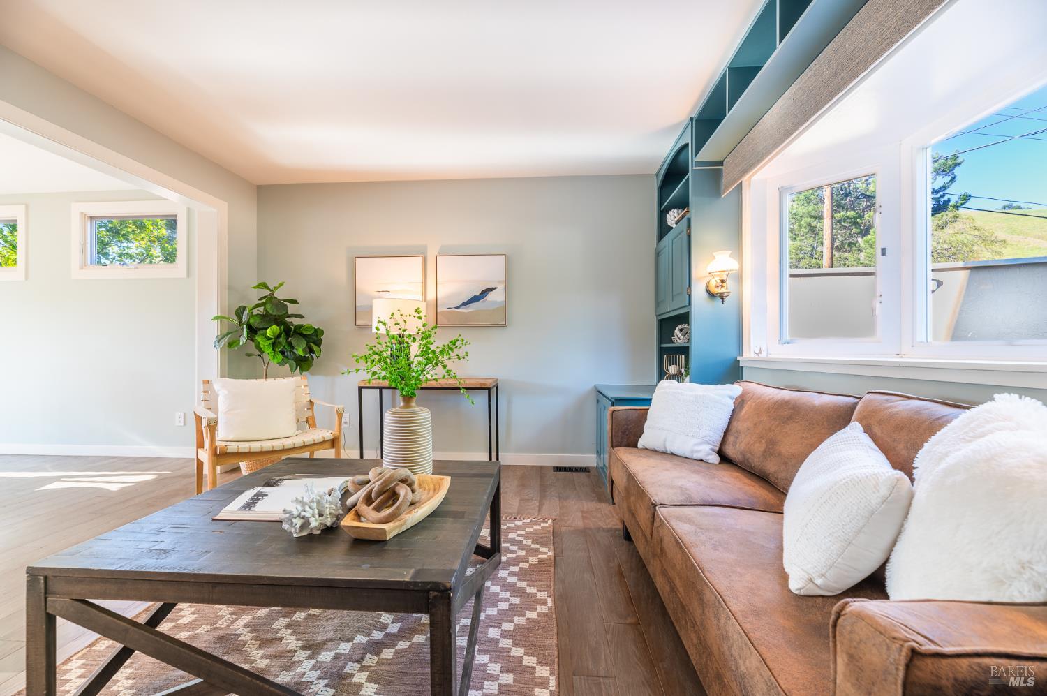 Detail Gallery Image 14 of 44 For 4 Galway Ln, San Rafael,  CA 94903 - 4 Beds | 3/1 Baths