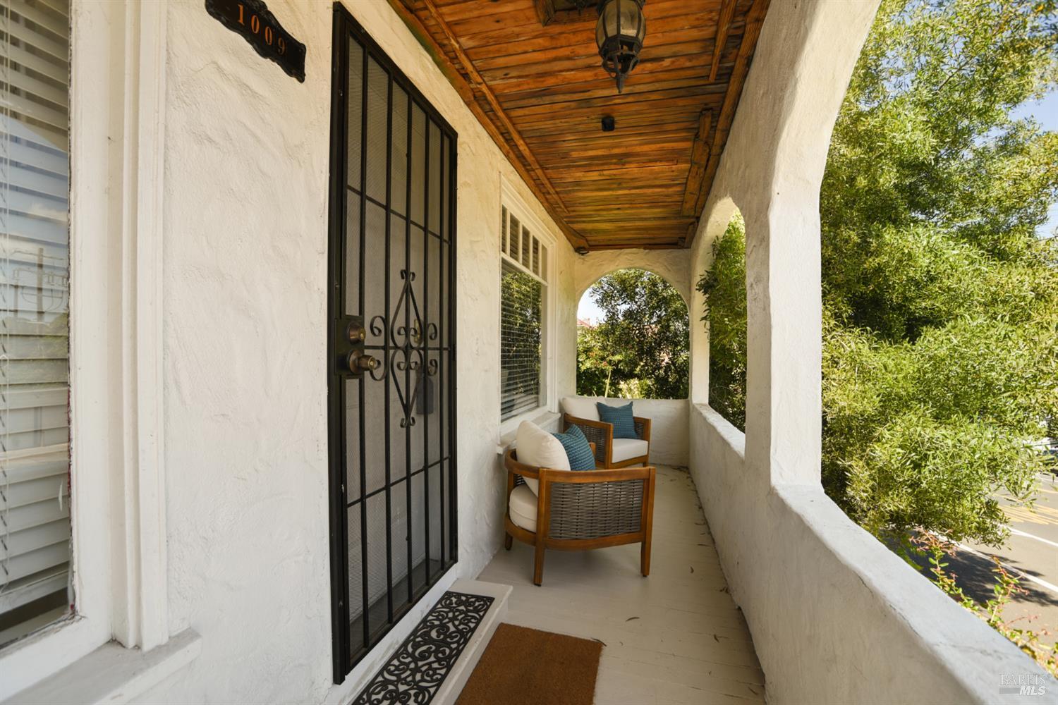 Detail Gallery Image 3 of 40 For 1009 Sacramento St, Vallejo,  CA 94590 - 3 Beds | 1 Baths