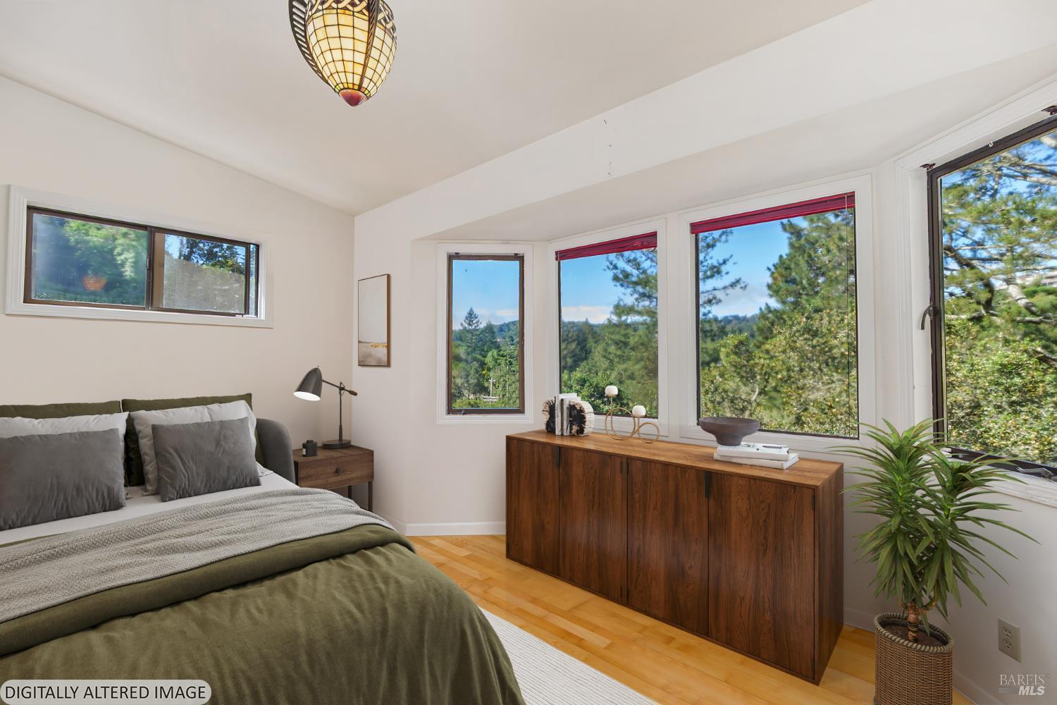 Detail Gallery Image 17 of 27 For 244 Manor Dr, Mill Valley,  CA 94941 - 3 Beds | 2 Baths