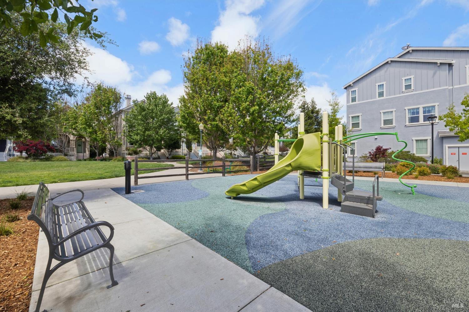 Detail Gallery Image 31 of 34 For 5 Orta Way, Novato,  CA 94945 - 4 Beds | 3/1 Baths