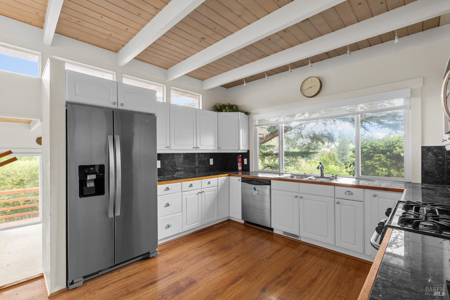 Detail Gallery Image 7 of 35 For 321 Laurel Way, Mill Valley,  CA 94941 - 3 Beds | 2 Baths