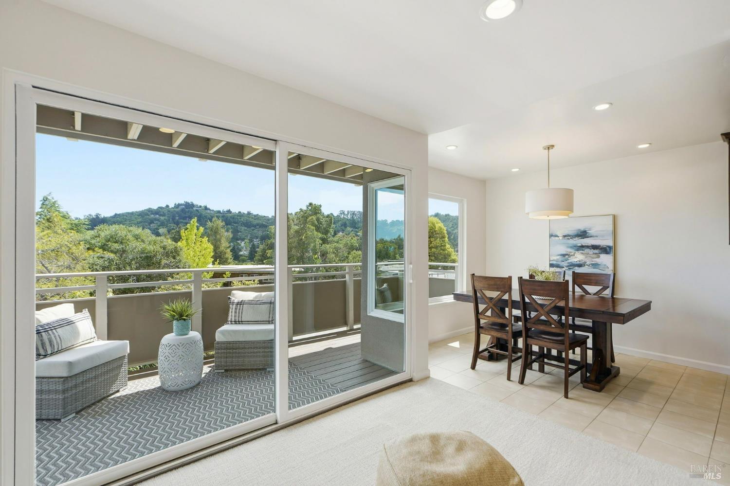 Detail Gallery Image 14 of 38 For 103 Pixley Ave, Corte Madera,  CA 94925 - 2 Beds | 2 Baths