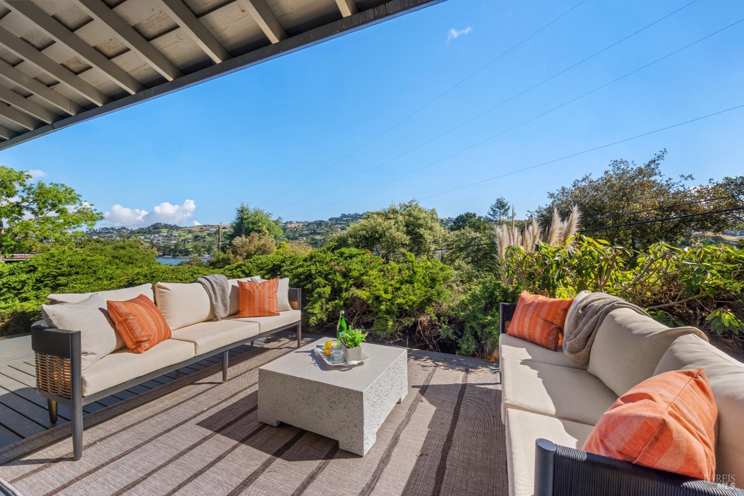 Detail Gallery Image 34 of 39 For 2 Tamalpais Ave, Belvedere,  CA 94920 - 2 Beds | 2 Baths