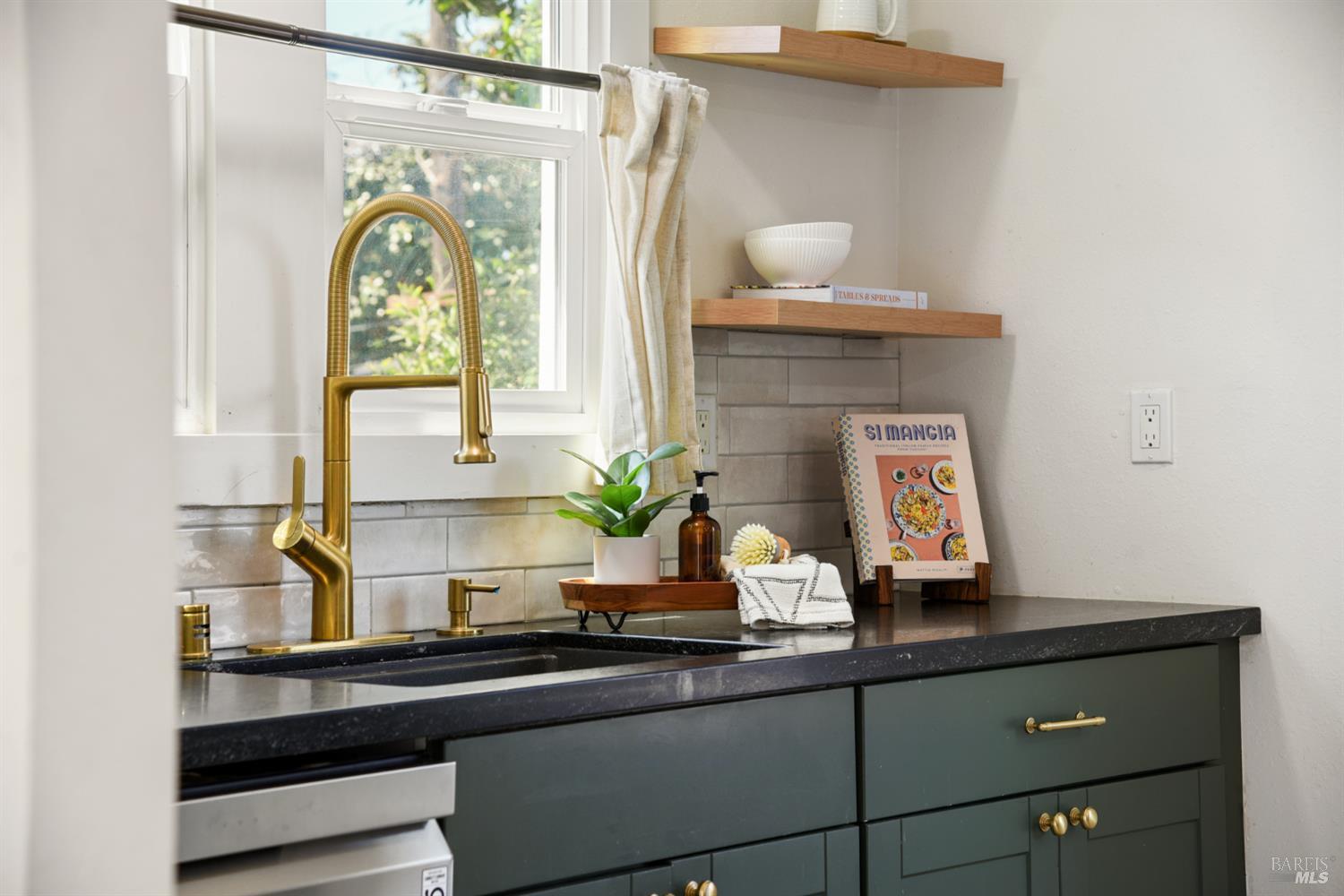 Detail Gallery Image 25 of 40 For 1009 Sacramento St, Vallejo,  CA 94590 - 3 Beds | 1 Baths