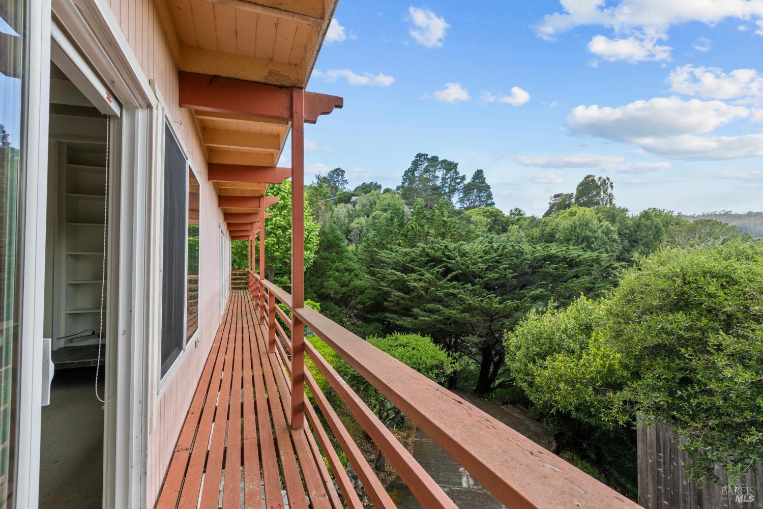 Detail Gallery Image 6 of 35 For 321 Laurel Way, Mill Valley,  CA 94941 - 3 Beds | 2 Baths