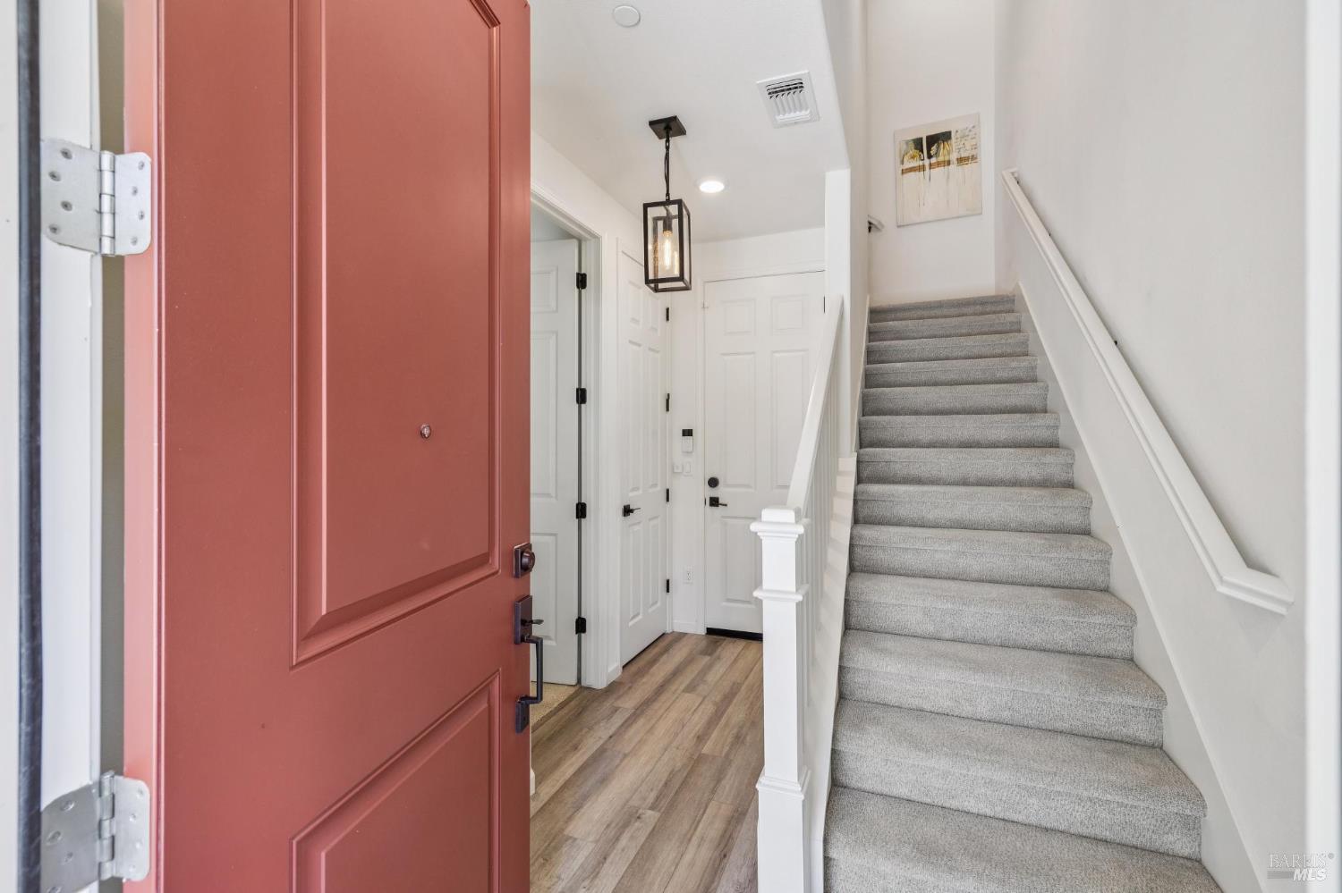 Detail Gallery Image 7 of 34 For 5 Orta Way, Novato,  CA 94945 - 4 Beds | 3/1 Baths