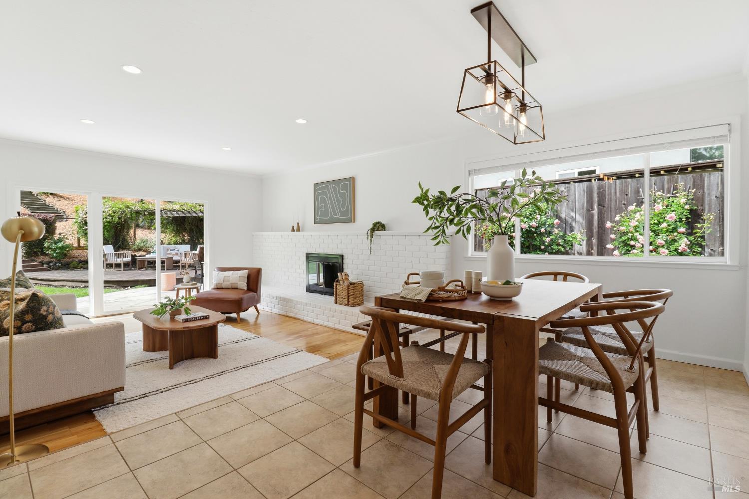 Detail Gallery Image 17 of 48 For 23 Terra Linda Dr, San Rafael,  CA 94903 - 4 Beds | 2/1 Baths