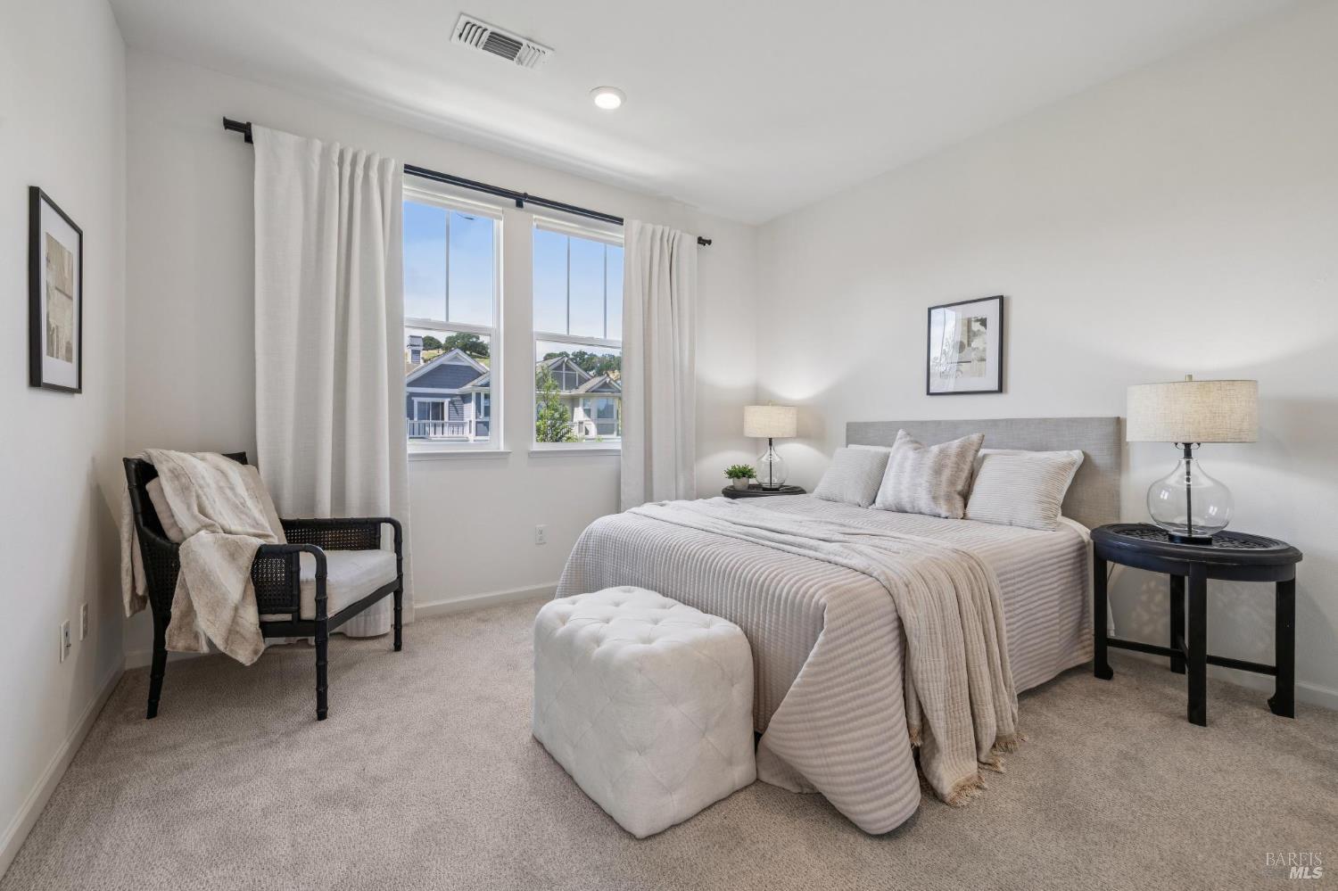 Detail Gallery Image 19 of 34 For 5 Orta Way, Novato,  CA 94945 - 4 Beds | 3/1 Baths