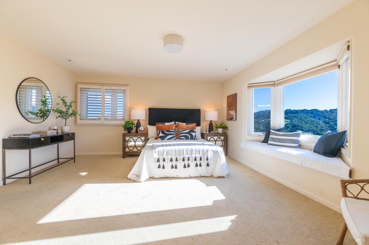 Detail Gallery Image 18 of 44 For 4 Galway Ln, San Rafael,  CA 94903 - 4 Beds | 3/1 Baths