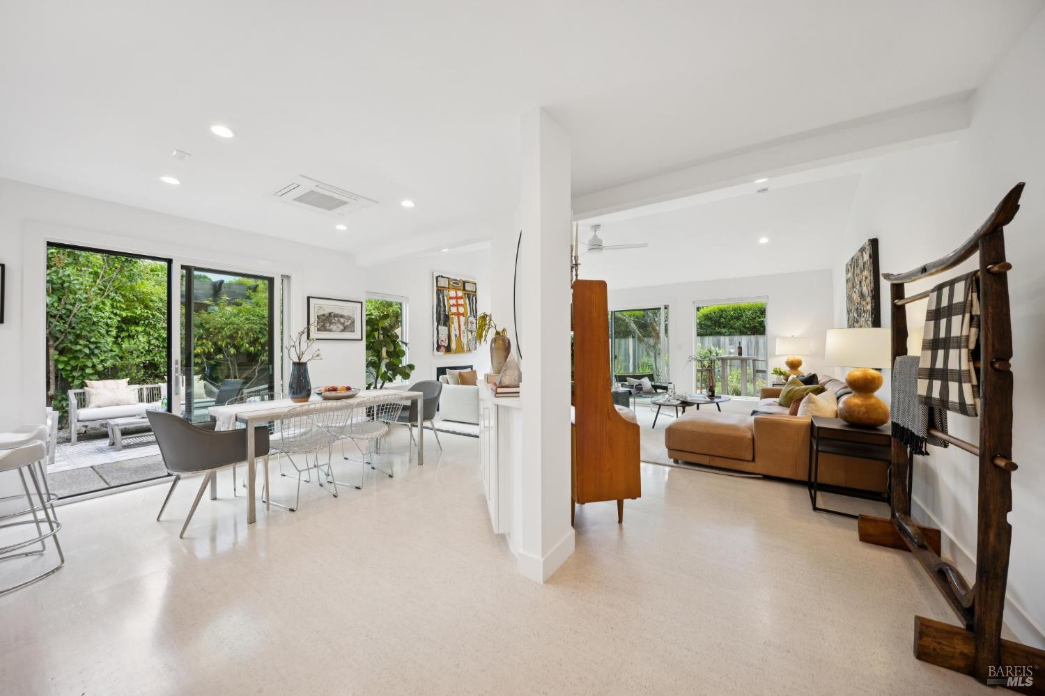 435 La Quinta Lane photo 3