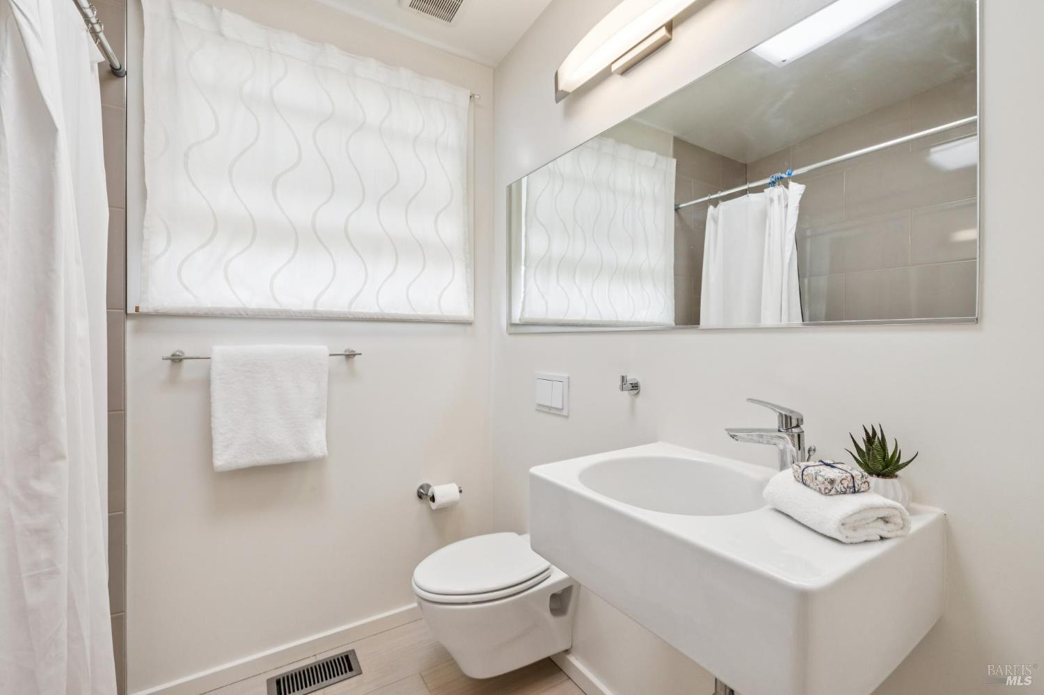 Detail Gallery Image 27 of 47 For 3 Stetson Ave, Corte Madera,  CA 94925 - 3 Beds | 2 Baths