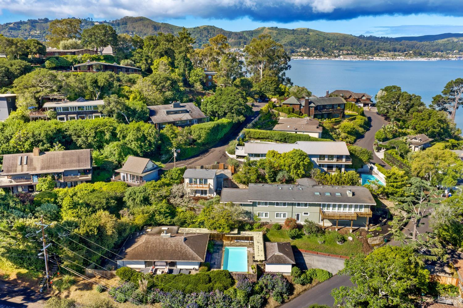 Detail Gallery Image 2 of 39 For 2 Tamalpais Ave, Belvedere,  CA 94920 - 2 Beds | 2 Baths