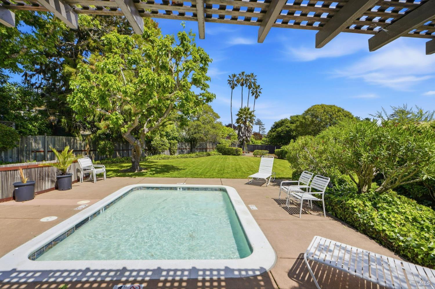 Detail Gallery Image 11 of 38 For 103 Pixley Ave, Corte Madera,  CA 94925 - 2 Beds | 2 Baths