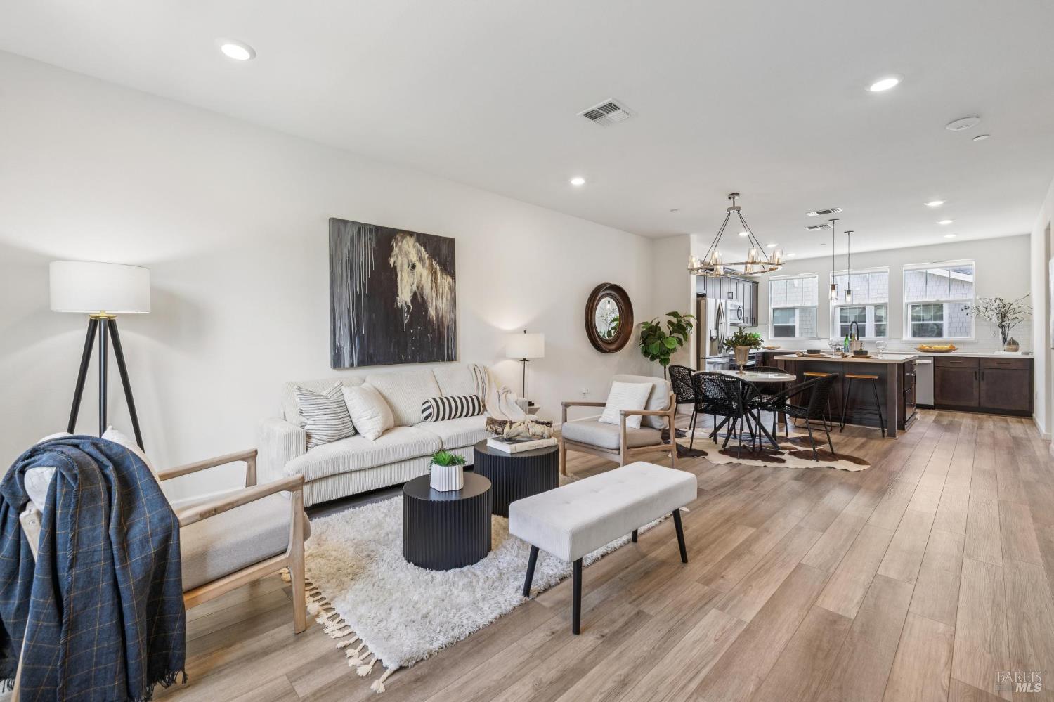 Detail Gallery Image 17 of 34 For 5 Orta Way, Novato,  CA 94945 - 4 Beds | 3/1 Baths