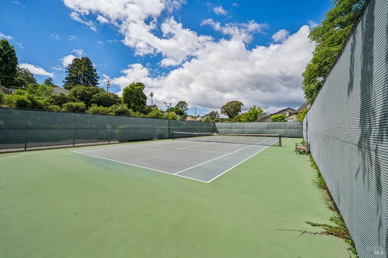 Detail Gallery Image 17 of 18 For 31 W Harbor Dr, Sausalito,  CA 94965 - 2 Beds | 2 Baths