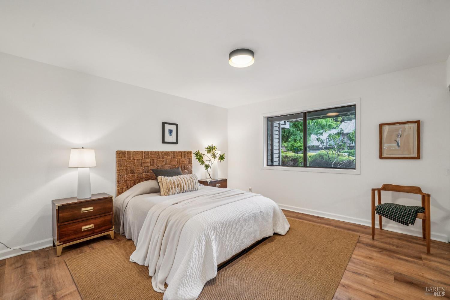 Detail Gallery Image 9 of 18 For 31 W Harbor Dr, Sausalito,  CA 94965 - 2 Beds | 2 Baths