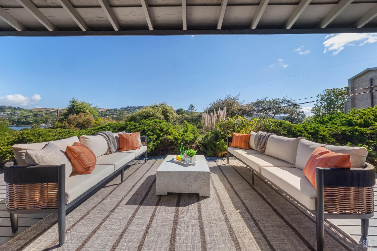 Detail Gallery Image 33 of 39 For 2 Tamalpais Ave, Belvedere,  CA 94920 - 2 Beds | 2 Baths