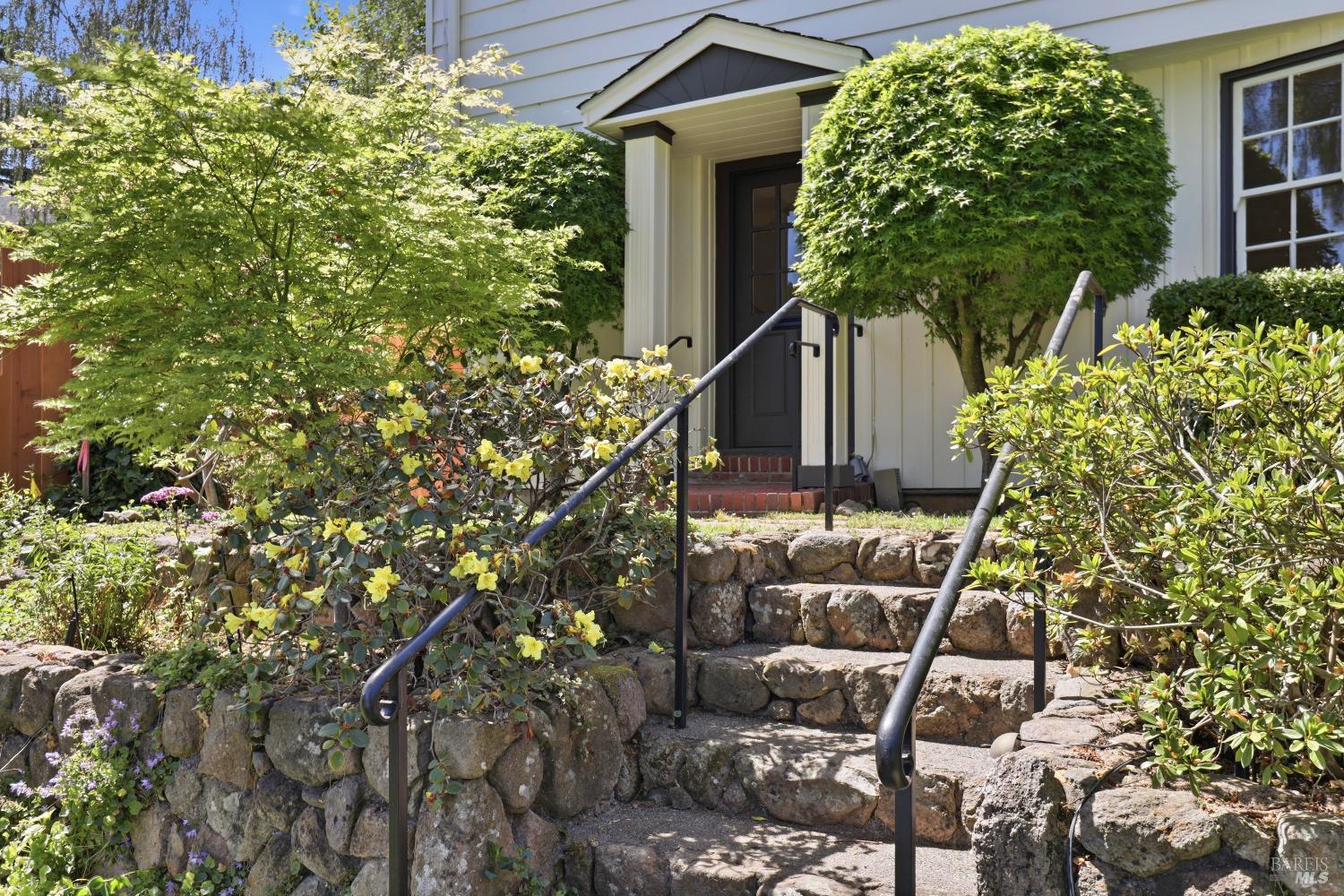 30 Walnut Avenue photo 2