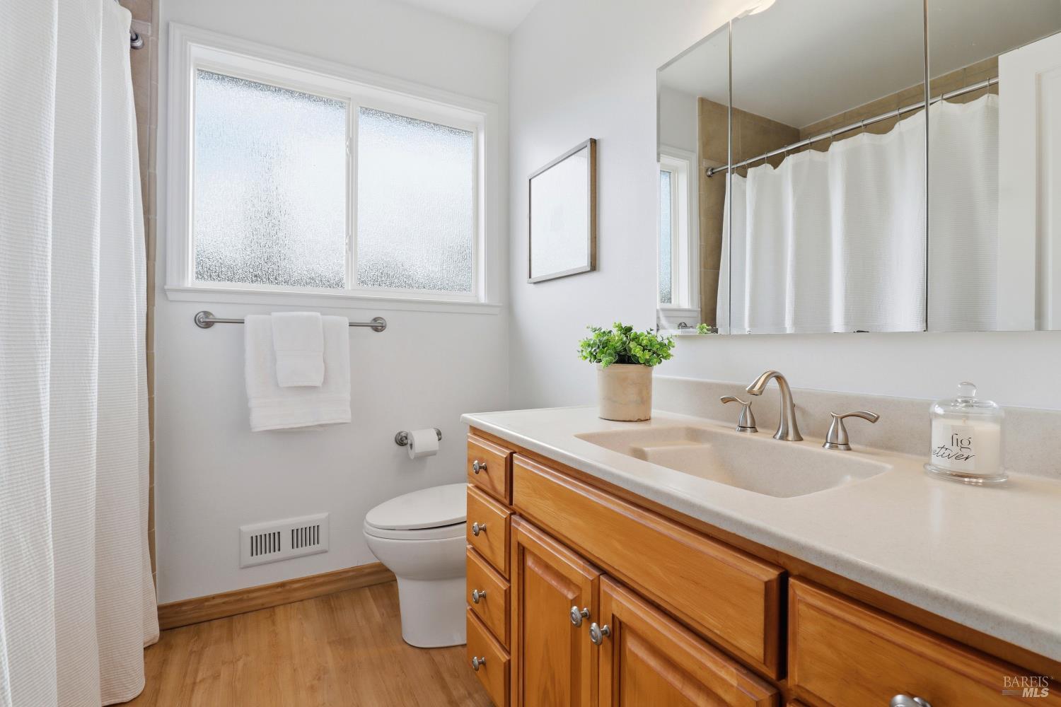 Detail Gallery Image 32 of 48 For 23 Terra Linda Dr, San Rafael,  CA 94903 - 4 Beds | 2/1 Baths