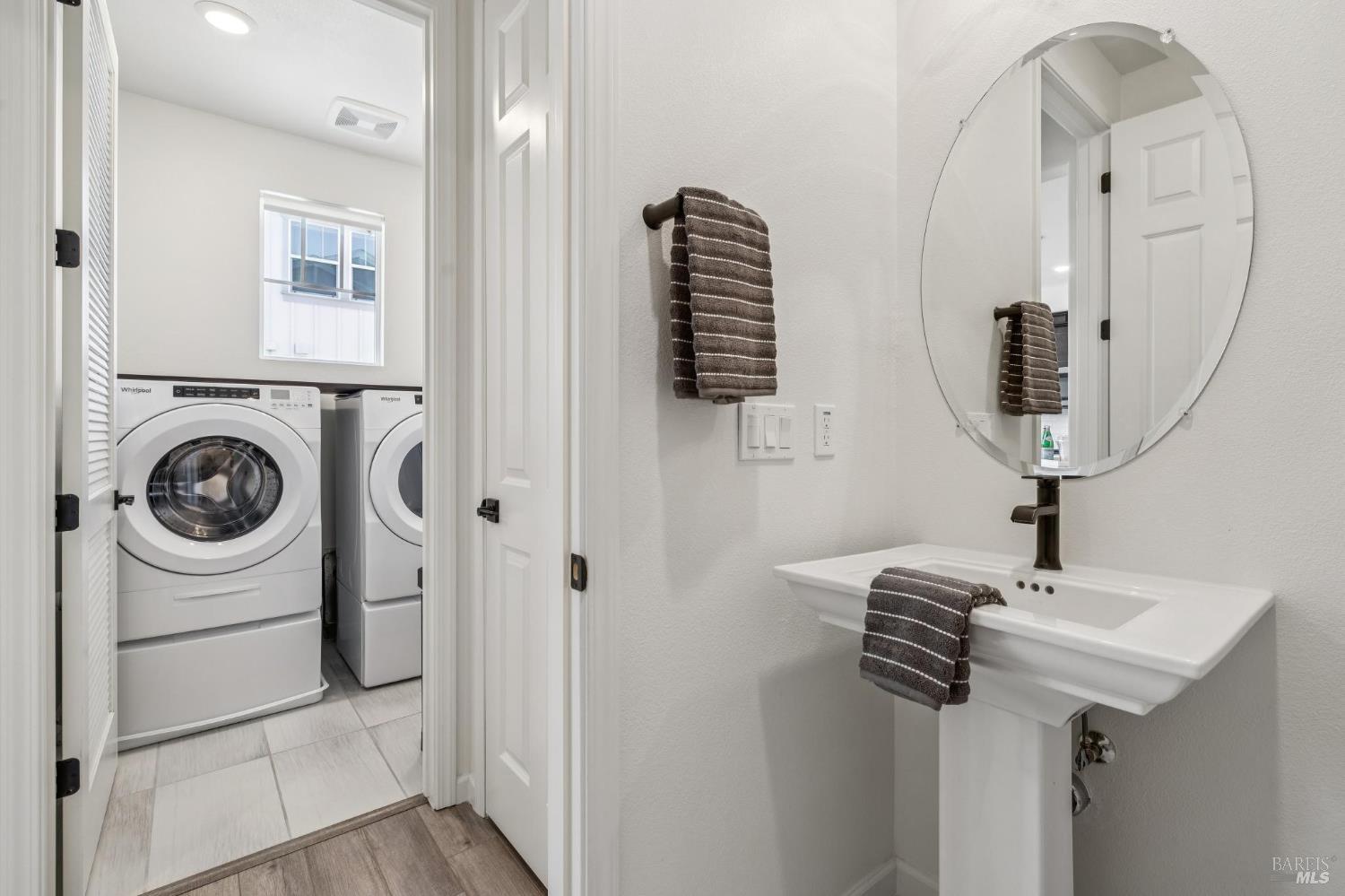 Detail Gallery Image 26 of 34 For 5 Orta Way, Novato,  CA 94945 - 4 Beds | 3/1 Baths